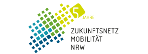 Logo Zukunftsnetz Mobilität NRW grün-gelb-blaue Grafik mit Schriftzug "5 Jahre"